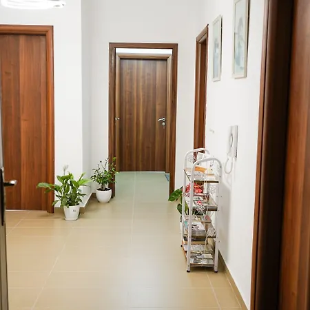 View 招待所 Gjirokastër